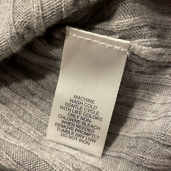 Luxe 360 Cable gray knit cropped sweater cardigan size petite small - Picture 6 of 10